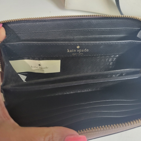 ✨️SALE 2 Large Kate spade multi compartment tote w full size zip around wallet. - Picture 11 of 16